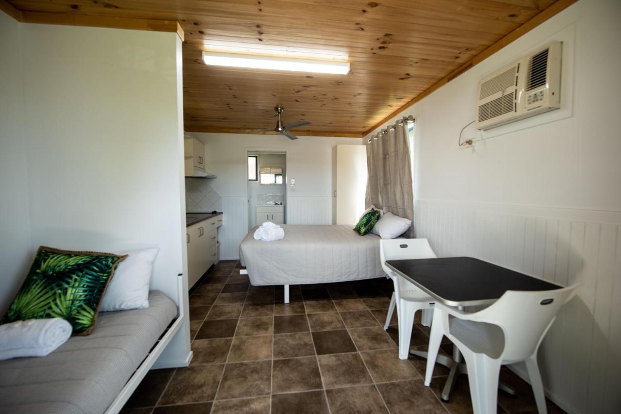 Sarina Palms Caravan And Cabins Village Luaran gambar