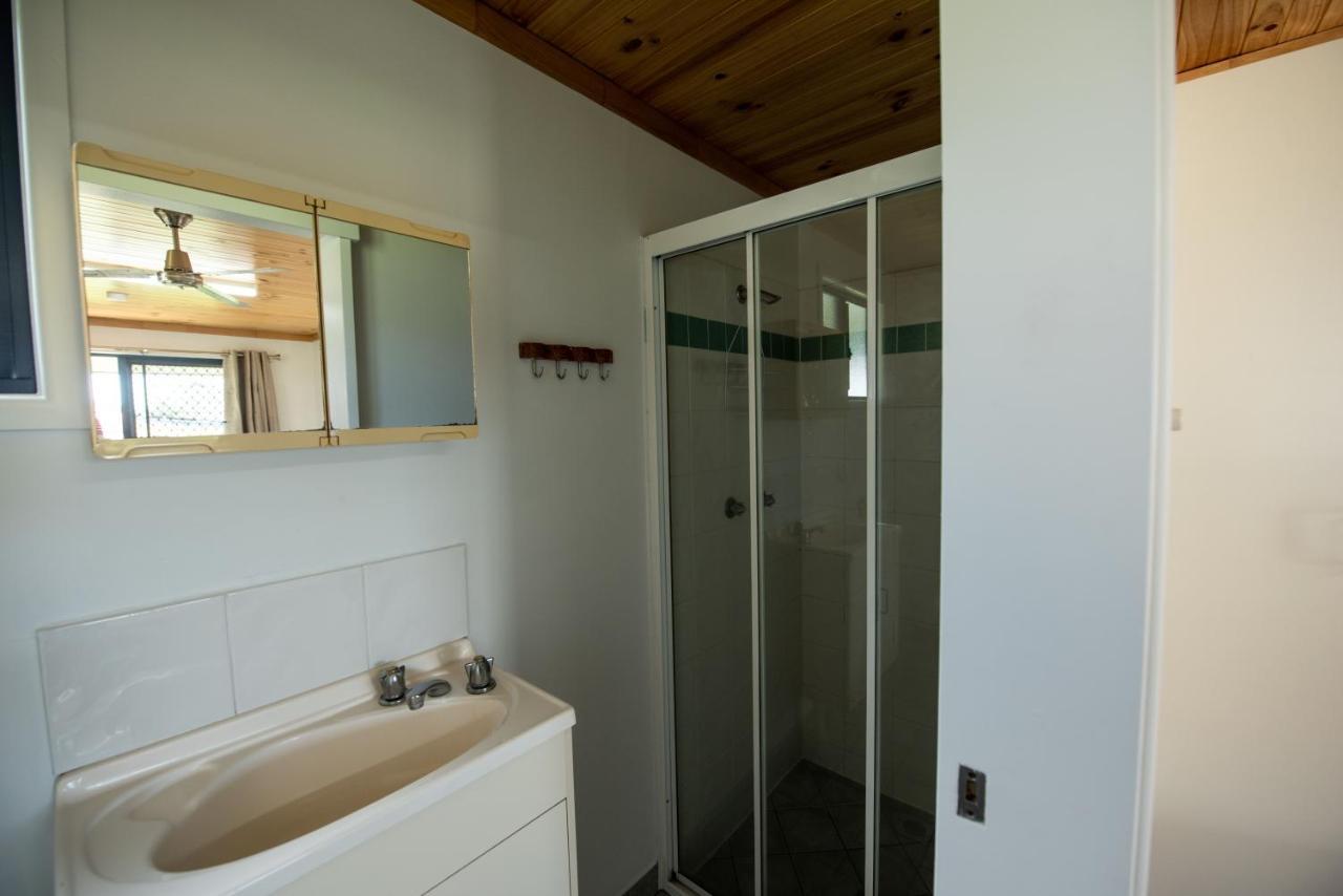 Sarina Palms Caravan And Cabins Village Luaran gambar